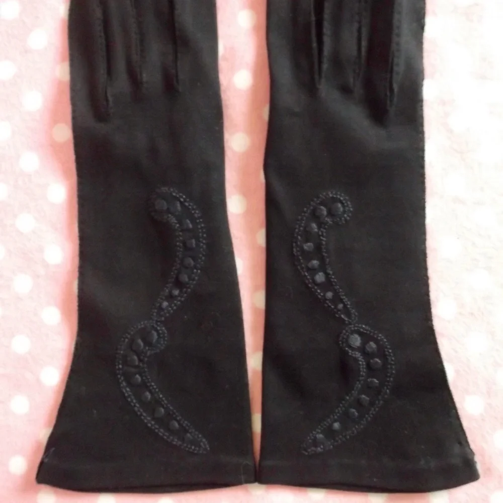 Vintage blue/black embroidered gloves NEW 6.5